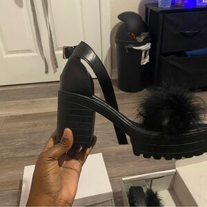 Black Chunky Heel Sandals with Faux Fur